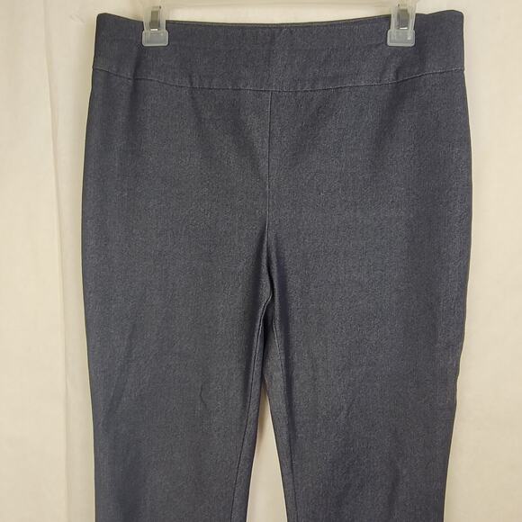 Chico's So Slimming pull on cropped pants Size. 0.5 / 6 blue chambray Casual - Picture 4 of 8